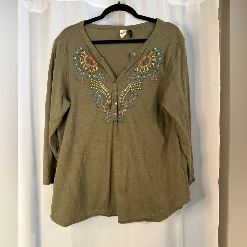 Anthropologie Akemi + Kin Embroidered Boho Henley Top XL - Picture 2 of 11
